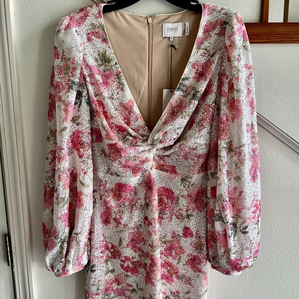 One33 social sequin dress high end. Size 10 stretchy - Picture 3 of 7